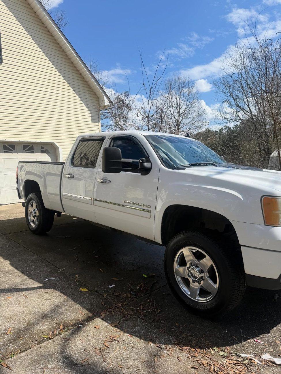 GMC Denali HD clean after exterior detailing